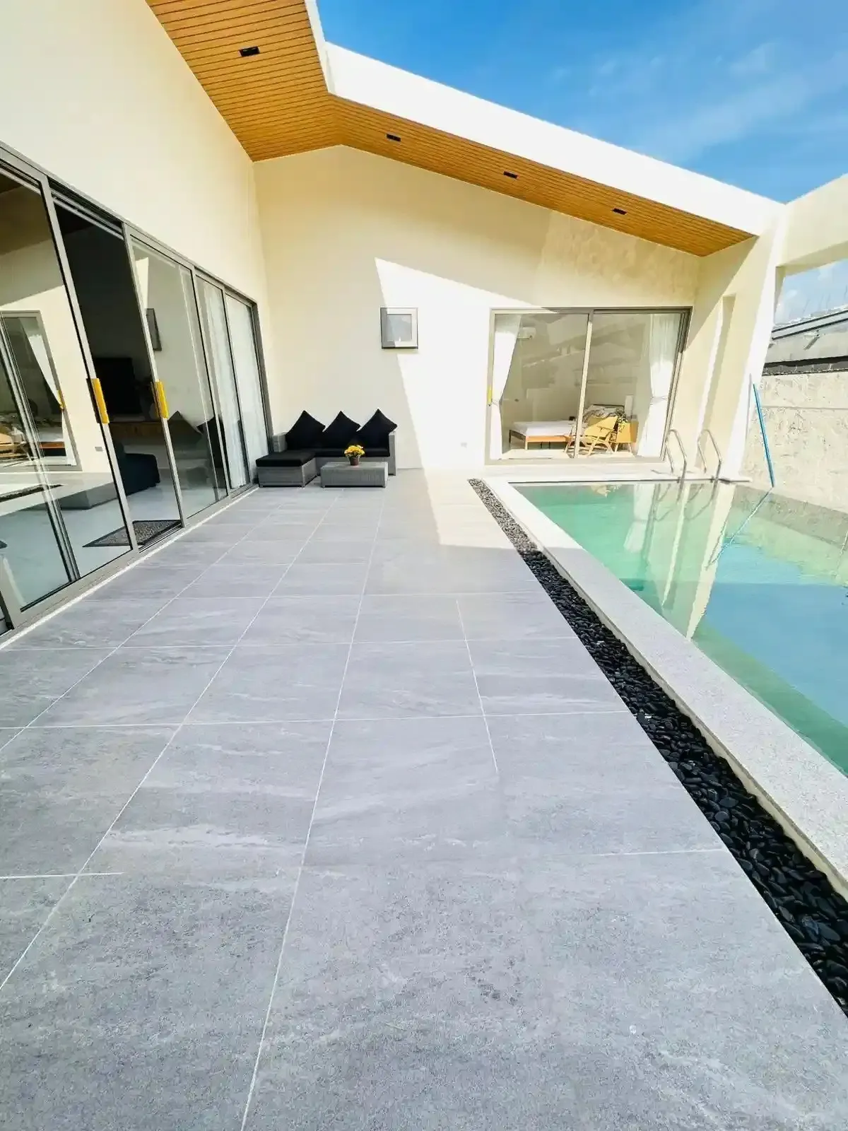 property12-modern-luxury-villa-in-maenam-img-2