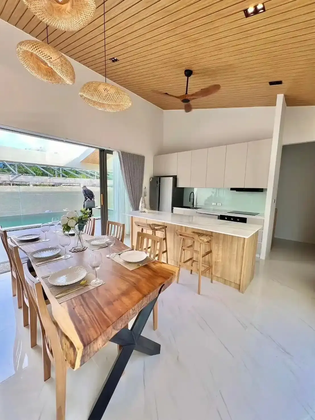 property12-modern-luxury-villa-in-maenam-img-23